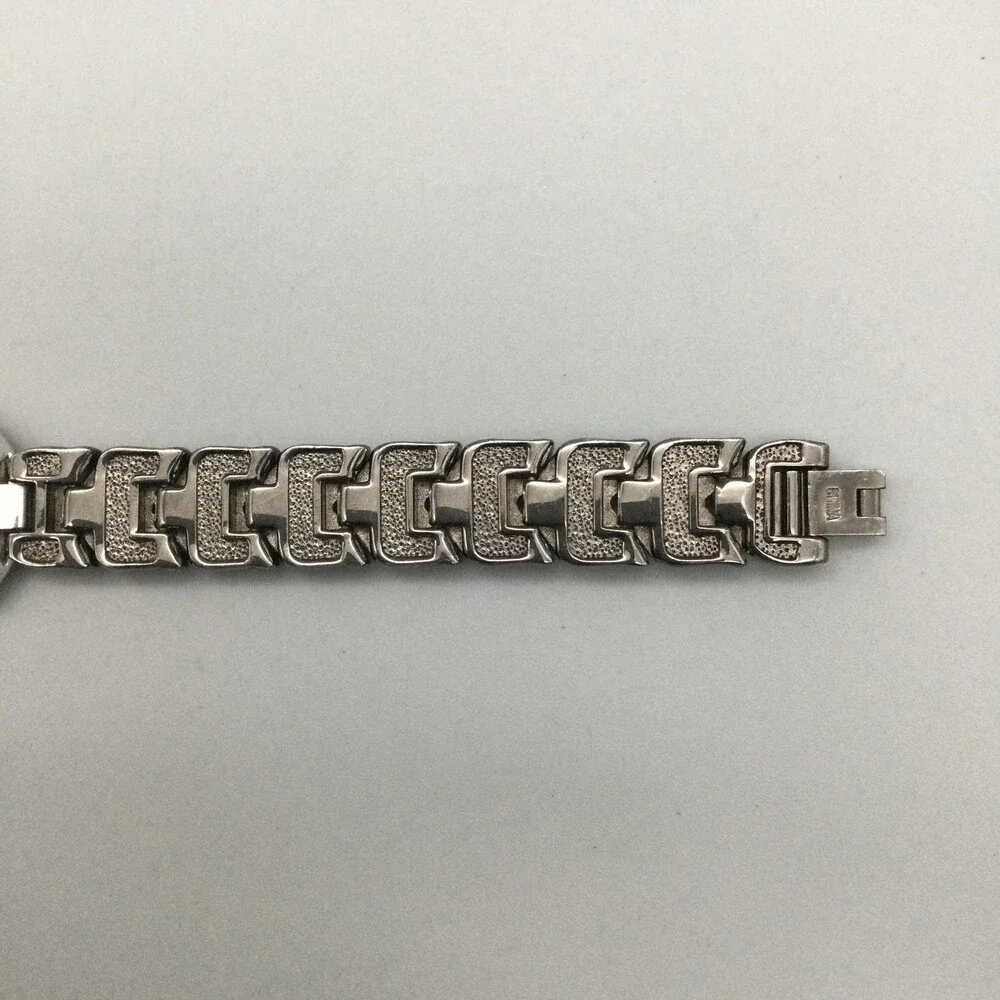 Suzanne Somers Womens Watch 25mm White Dial Pink Crystal Bracelet New Battery